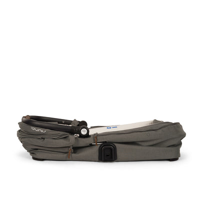 Nuna DEMI Next Bassinet + Stand