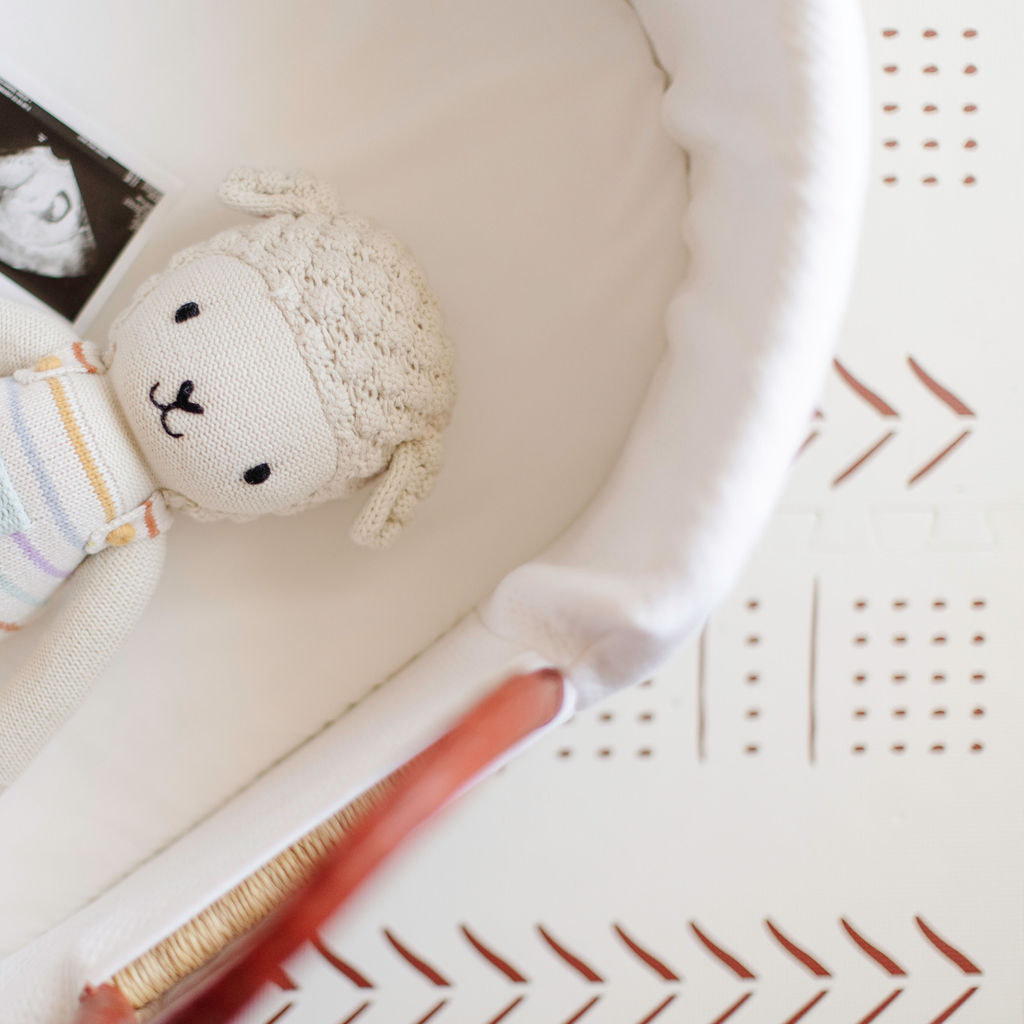 Cream Handle Moses Basket